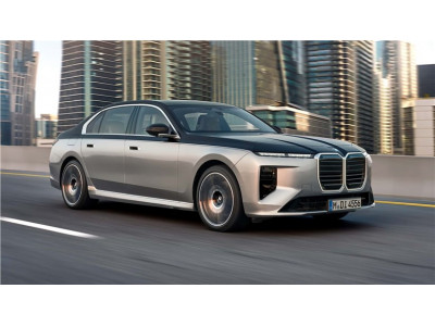 BMW возвращает V8 в семейство 7-Series